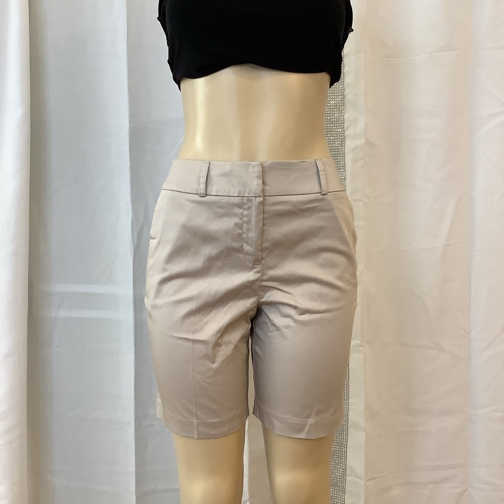 Simply Styled Petite Shorts. Size: 8P